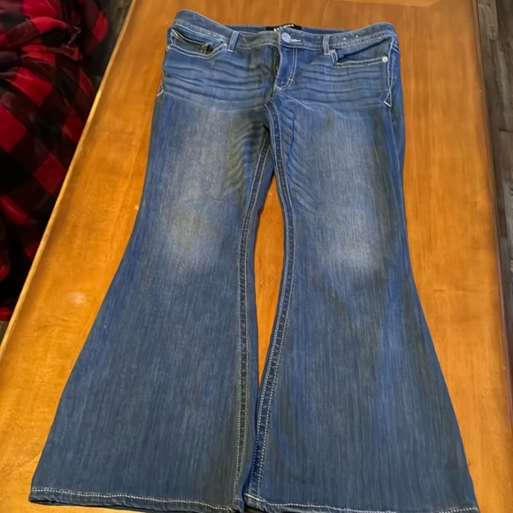 Express stretch, lowrise, bell flare jeans, size 12 short - Picture 1 of 8